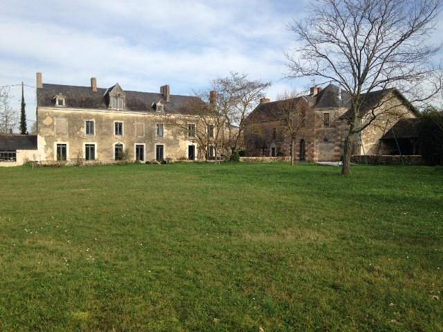 Gîte pour 15 personnes, avec piscine et jardin ainsi que vue et terrasse, animaux acceptés à Seiches-sur-le-Loir - 2