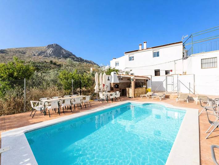 Casa rural para 16 personas, con jardín en Alcaucín - 3