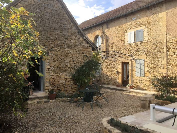 Gîte pour 3 personnes, avec piscine, adapté aux familles