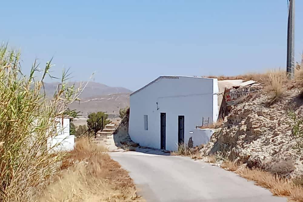 A quirky cave house in rural Murcia province - La Cueva (The Brave Stays) in Jumilla, Murcia l'intérieur des terres