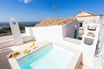 Gîte pour 4 personnes, avec terrasse et jacuzzi à Ostuni