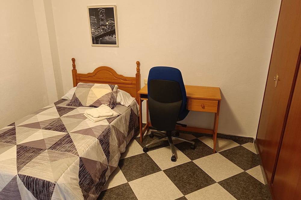 Entire apartment, Apartment Palomino Baeza. The comfort of a downtown apartment. Ideal for families. in Baeza, Jaén Province
