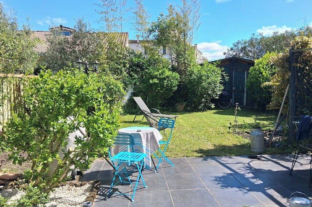 Charming 2-bedroom house in tranquil Le Bouscat with Wifi in Le Bouscat, Bordeaux region