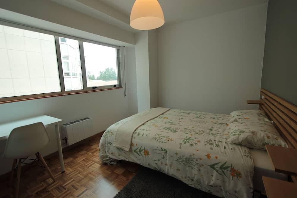 Entire apartment, Turquoise Apartment (4 rooms) in La Coruña, Galician Coast