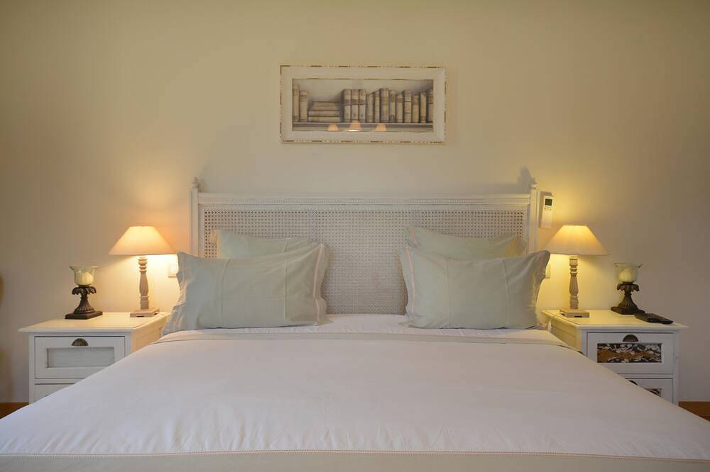 The Old Mill****,  Authentic in Provence with heated swimming pool  in Entraigues-sur-la-Sorgue, Vaucluse