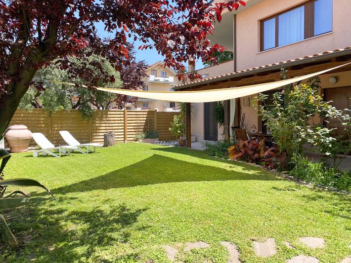 Glamping per 4 persone, con giardino e terrazza nonché idromassaggio in Abruzzo