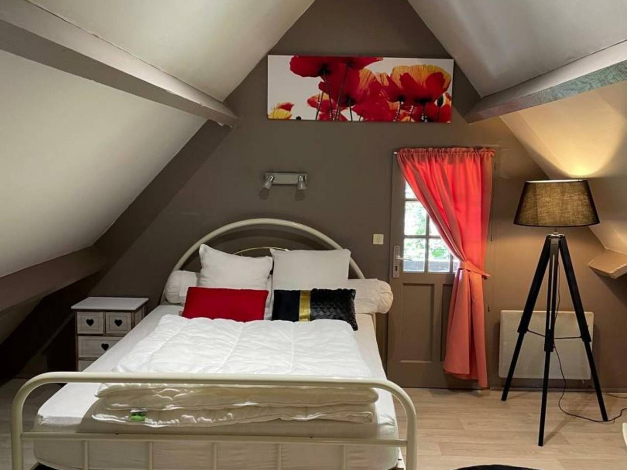 Superbe maison normande avec cheminée et jardin, proche de l'étang - 4 pers, 75m² in Jullouville, Côte de la Déroute