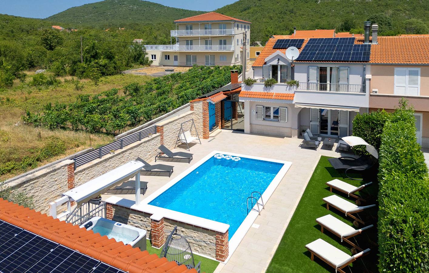 Mediterrane Oase mit Pool und WiFi in Kreševo, Dalmatinisches Zagora