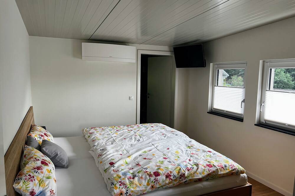 Ferienhaus Schieferterrasse - Komfort auf - 140 m² in Rieden (Eifel), Osteifel