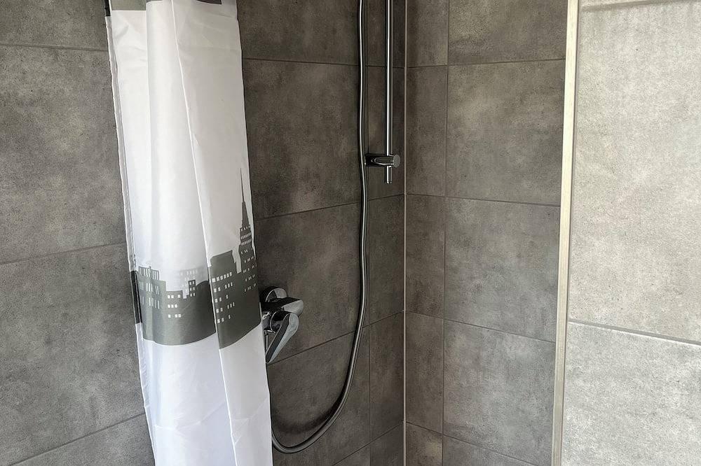Ganze Wohnung, Möbliertes Apartment mit Küche, Esszimmer, Schafzimmer und Bad in Hamm Mark in Hamm, Ruhrgebiet