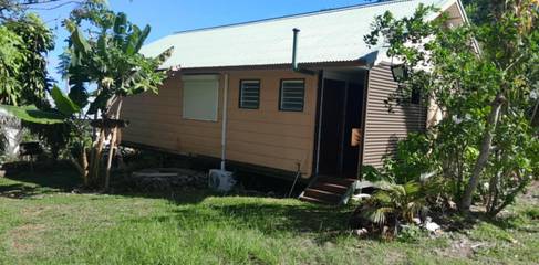 Gîte pour 5 personnes, avec jardin à Lifou