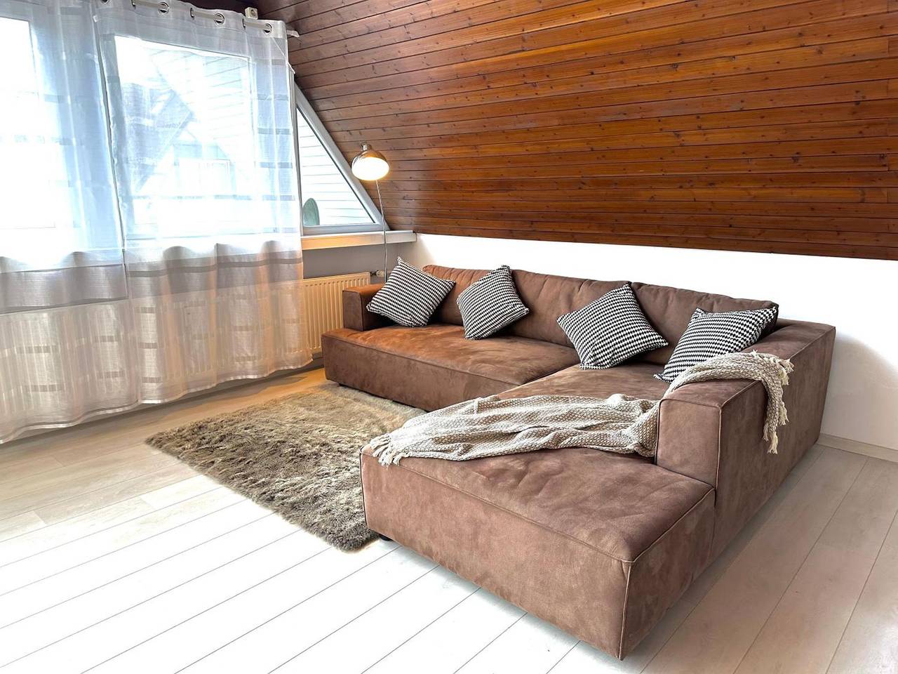 Ganze Wohnung, Apartment „Stillvolle in Göppingen“ mit privater Terrasse, Wlan und Klimaanlage in Göppingen, Landkreis Göppingen