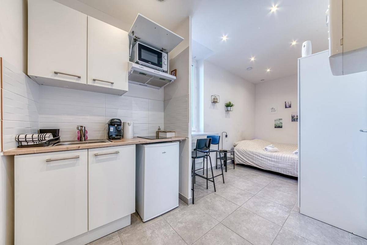 Appartement entier, Studio Le Saphir Neuf & Cosy - Gare Parilly in Vénissieux, Lyon et ses environs
