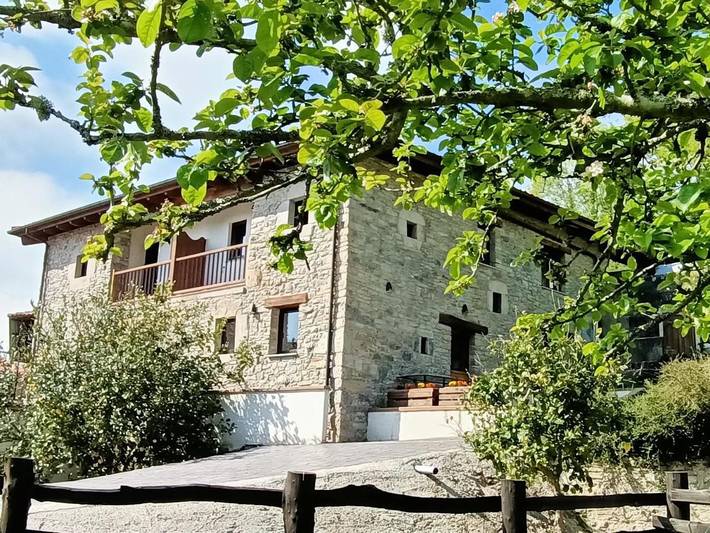 Casa rural para 4 personas, con Balcón y Terraza además de Jardín y Vistas en Pruneda
