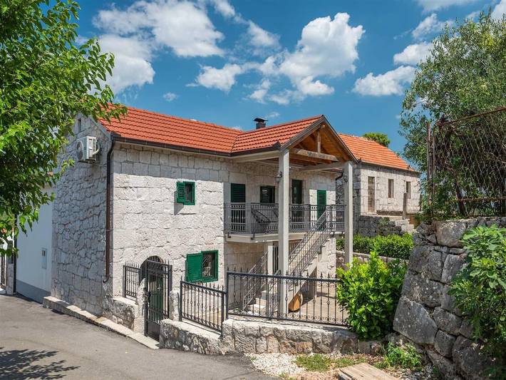 Villa for 10 personer, med terrasse og pool i Makarska Riviera
