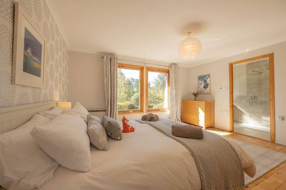 Mallachie - sleeps 8 guests  in 4 bedrooms in Boat of Garten, Highlands