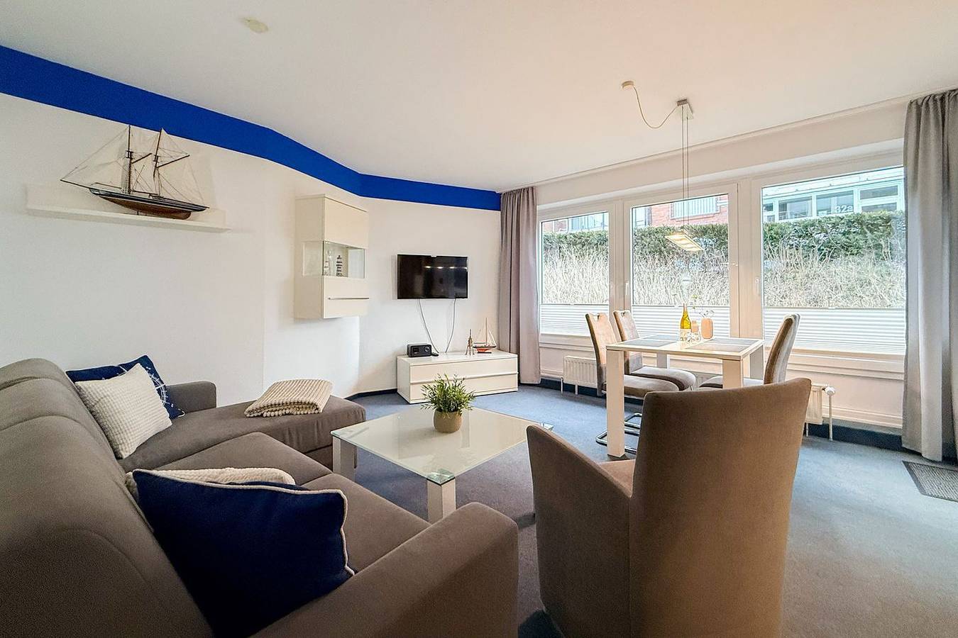 Ganze Wohnung, Ferienwohnung am Duhner Strand mit Balkon, Pool & Sauna, 10 m zum Meer in Duhnen, Cuxhaven