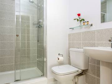 Vacation Rental for 4 Guests in Bath, The Cotswolds, Picture 3