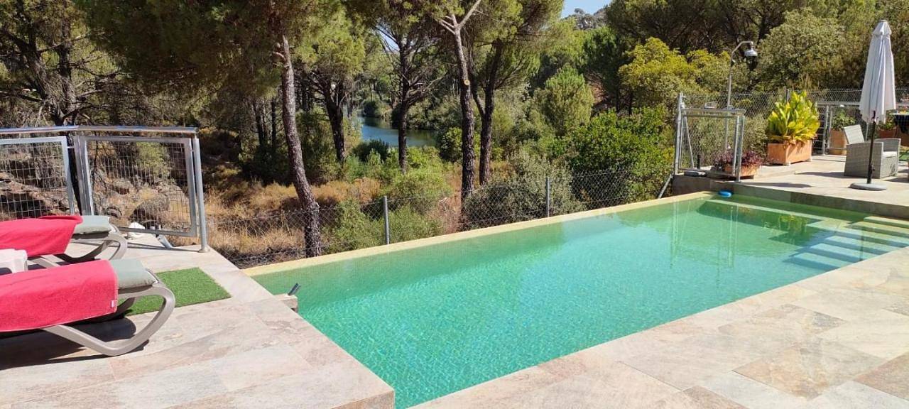 Cabaña De Madera Junto Al Lago Las Jaras in Las Jaras, Cordoba