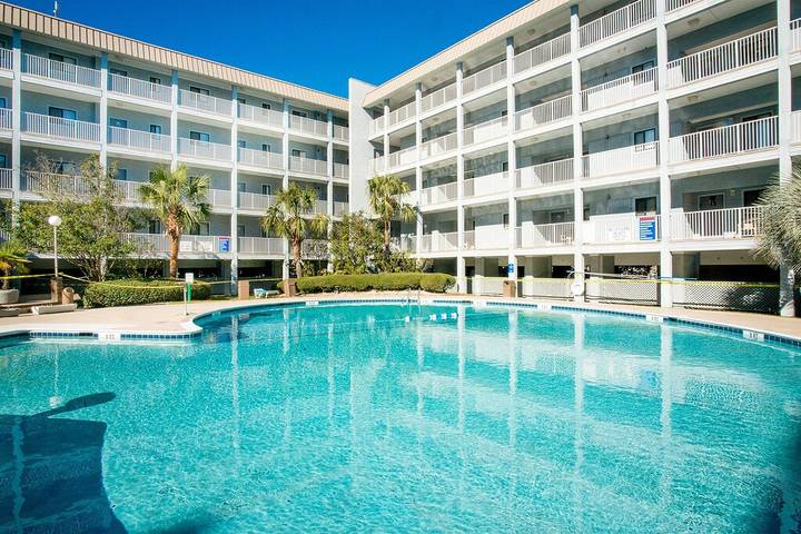 Vacation apartment for 6 people, with terrace and hot tub as well as pool - 1