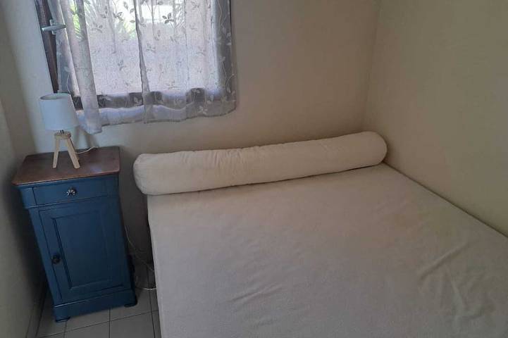 Ganze Wohnung, 1-Zimmer-Studio mit Meerblick. Ideal für 2 Erwachsene und 1 Kind. in Saint Pierre la Mer, Fleury