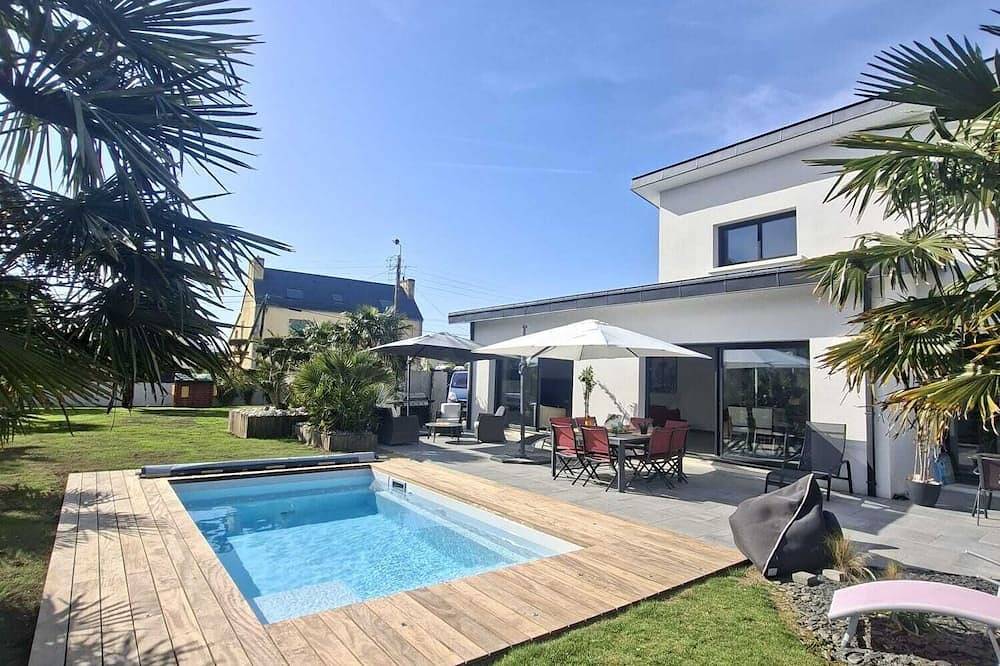Villa Design avec Piscine Chauffée, Jardin & Plages à 5 min in Concarneau, Région de Quimper