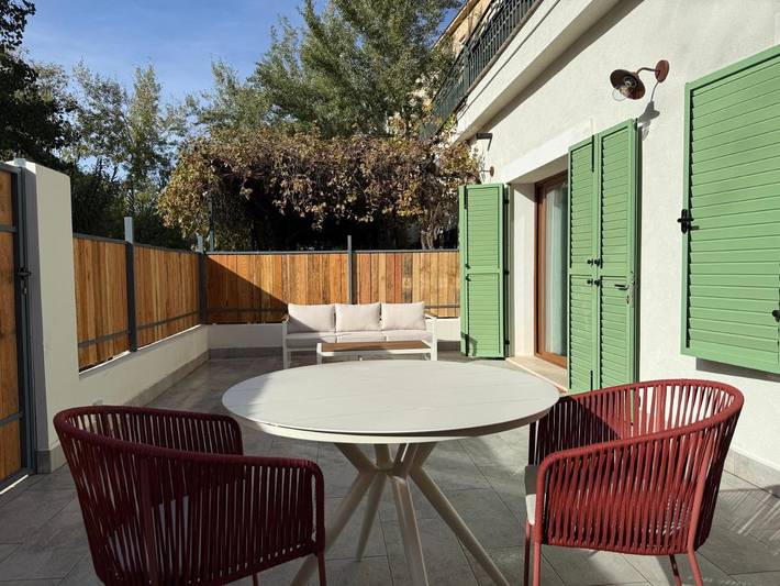 Casa rural para 4 personas, con jardín además de vistas al lago y vistas en Parque natural de las Lagunas de Ruidera