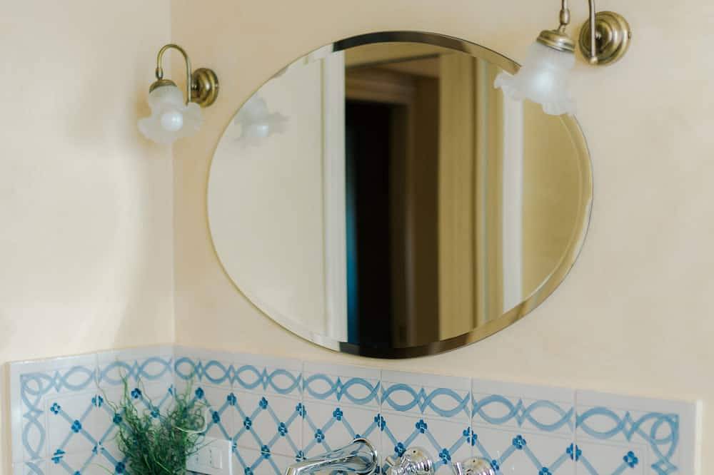 Rent room Nontiscordardimè in Costa Adriatica Marcas