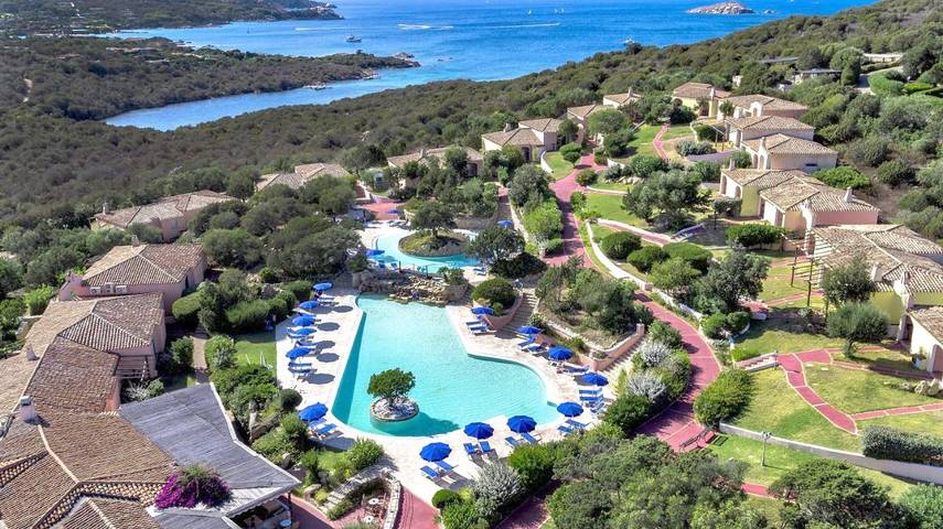 Hôtel pour 2 personnes, avec Terrasse et Jardin ainsi que Bassin pour enfant et Piscine à Porto Cervo