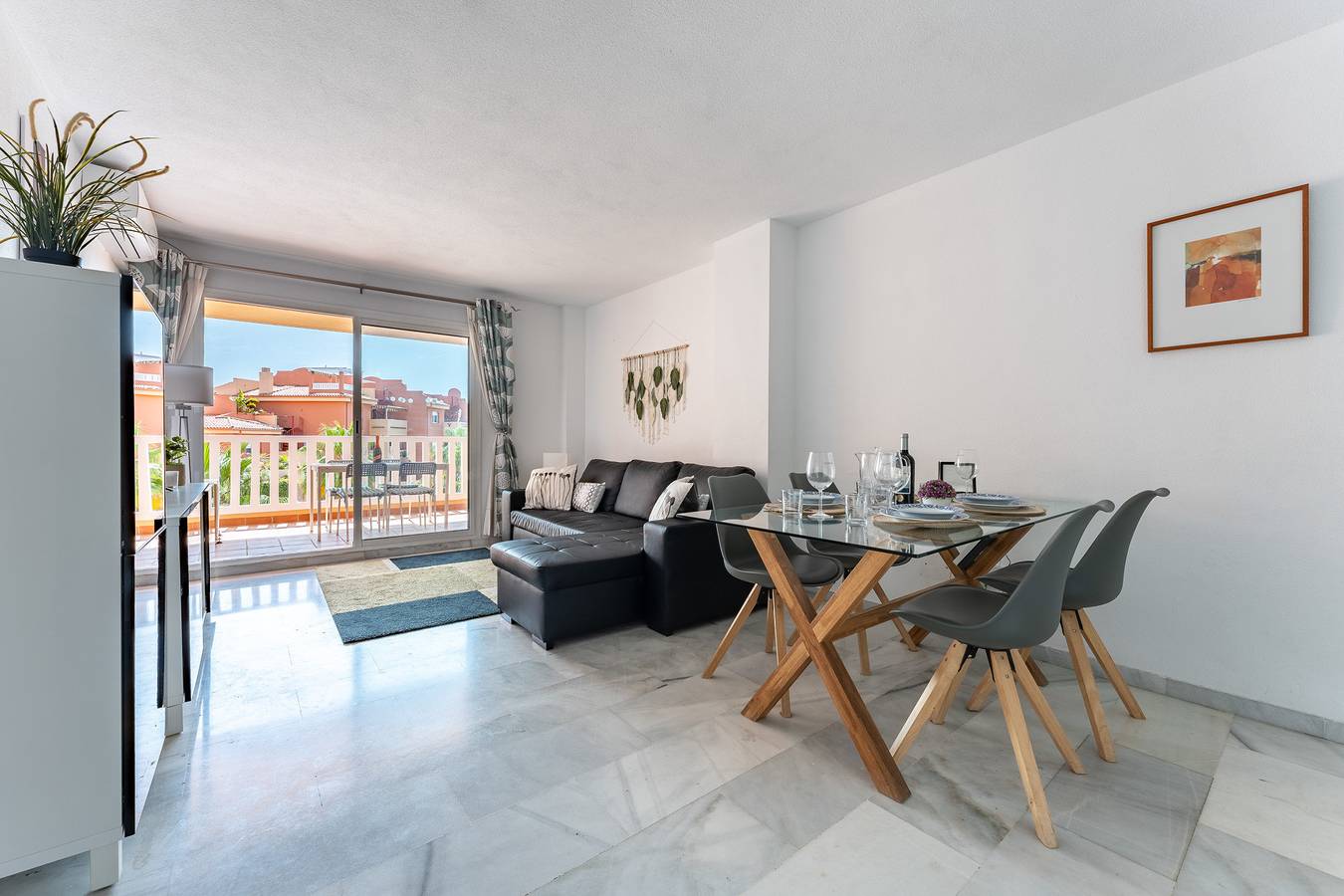 Entire apartment, Malagasuite Amatista Marbella in Hacienda Las Chapas, Marbella