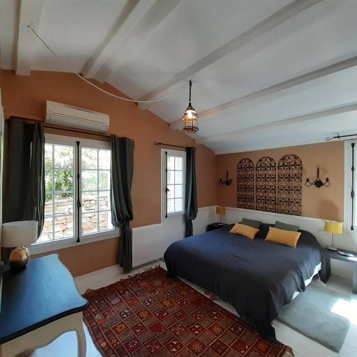 Chambre d’hôte pour 2 personnes, avec vue ainsi que piscine et jardin, animaux acceptés à Le Beausset - 3