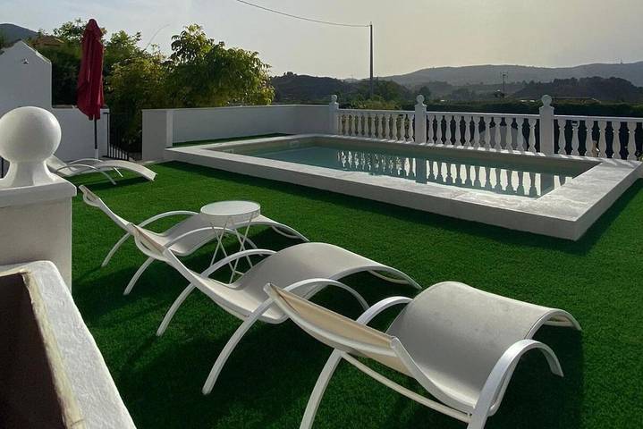 Casa rural para 11 personas, con piscina además de vistas y jardín en Cehegín