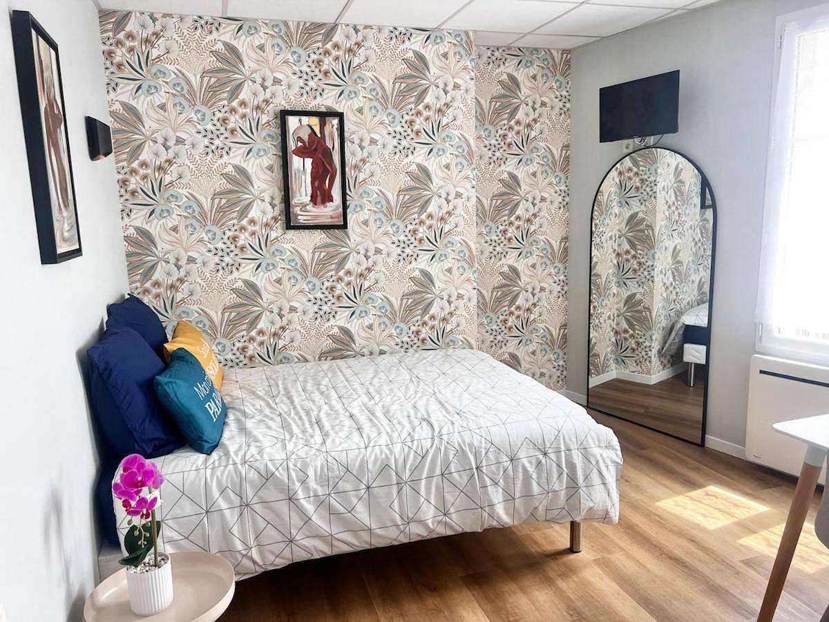 Appartement entier, Studio cosy entre gare et centre ville, toutes commodités à pied in Niort, Région de Niort
