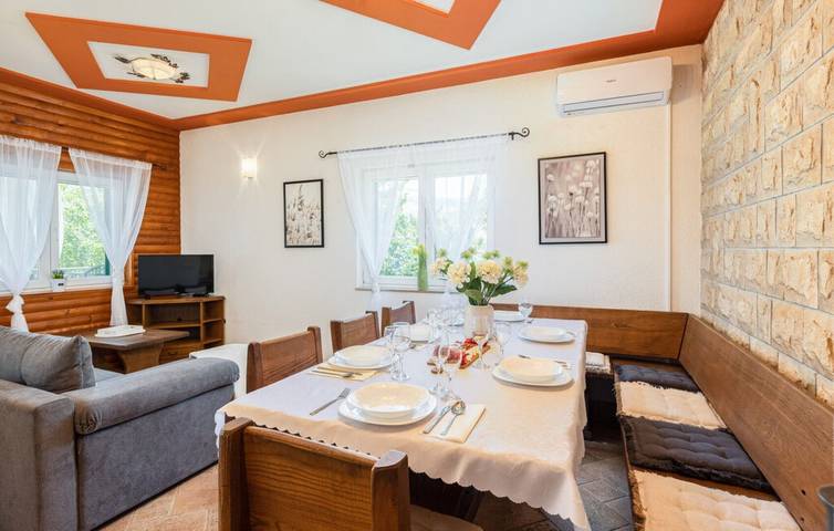 Ferienhaus für 8 Personen, mit Terrasse und Garten in Split-Dalmatien - 4