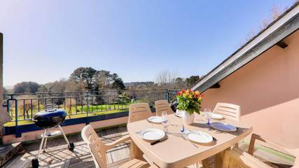 Gîte pour 7 personnes, avec terrasse dans Plage Tumiac