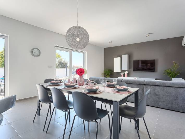 Ferienhaus für 6 Personen, mit Pool und Terrasse sowie Garten in Premantura - 4