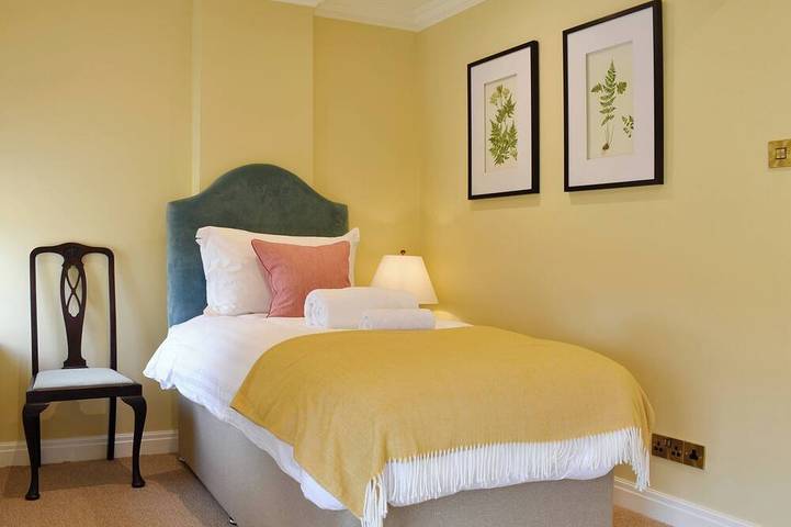 2 The Reading Room Cottages in County Durham