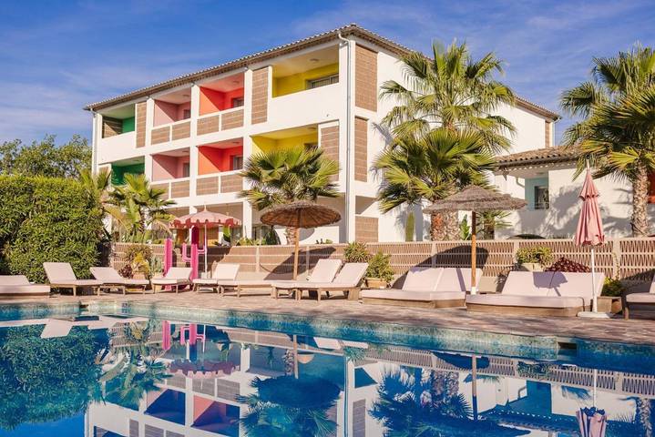 Hôtel pour 3 personnes, avec jardin et piscine