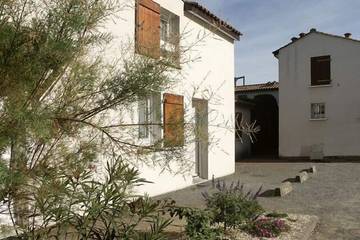 Location de vacances pour 5 personnes, avec jardin et terrasse à Jard-sur-Mer