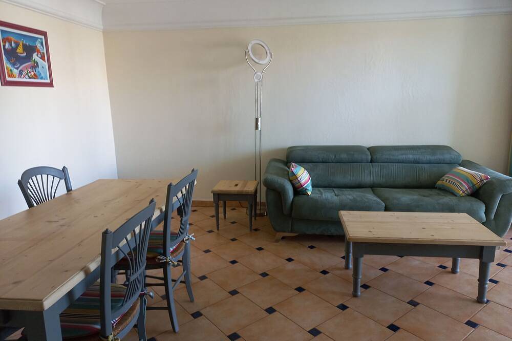 Ganze Wohnung, Angenehme T3-Wohnung in ruhiger Luxusresidenz mit Swimmingpool in Provence