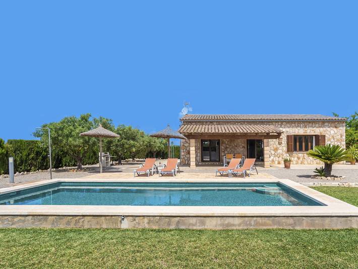 Ferienhaus für 4 Personen, mit Terrasse und Garten in Es Trenc
