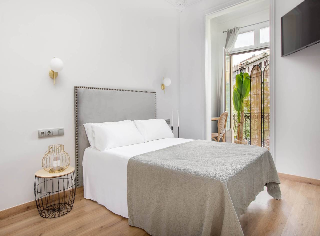 Juliet - Deluxe Double room with balcony in Barcelona Centre, Barcelone