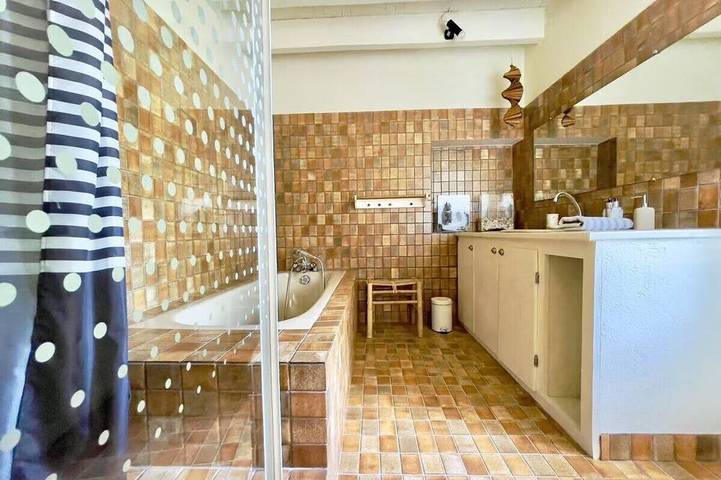 Gîte pour 10 personnes, avec jardin et jacuzzi à Saint-Vivien-de-Monségur - 4