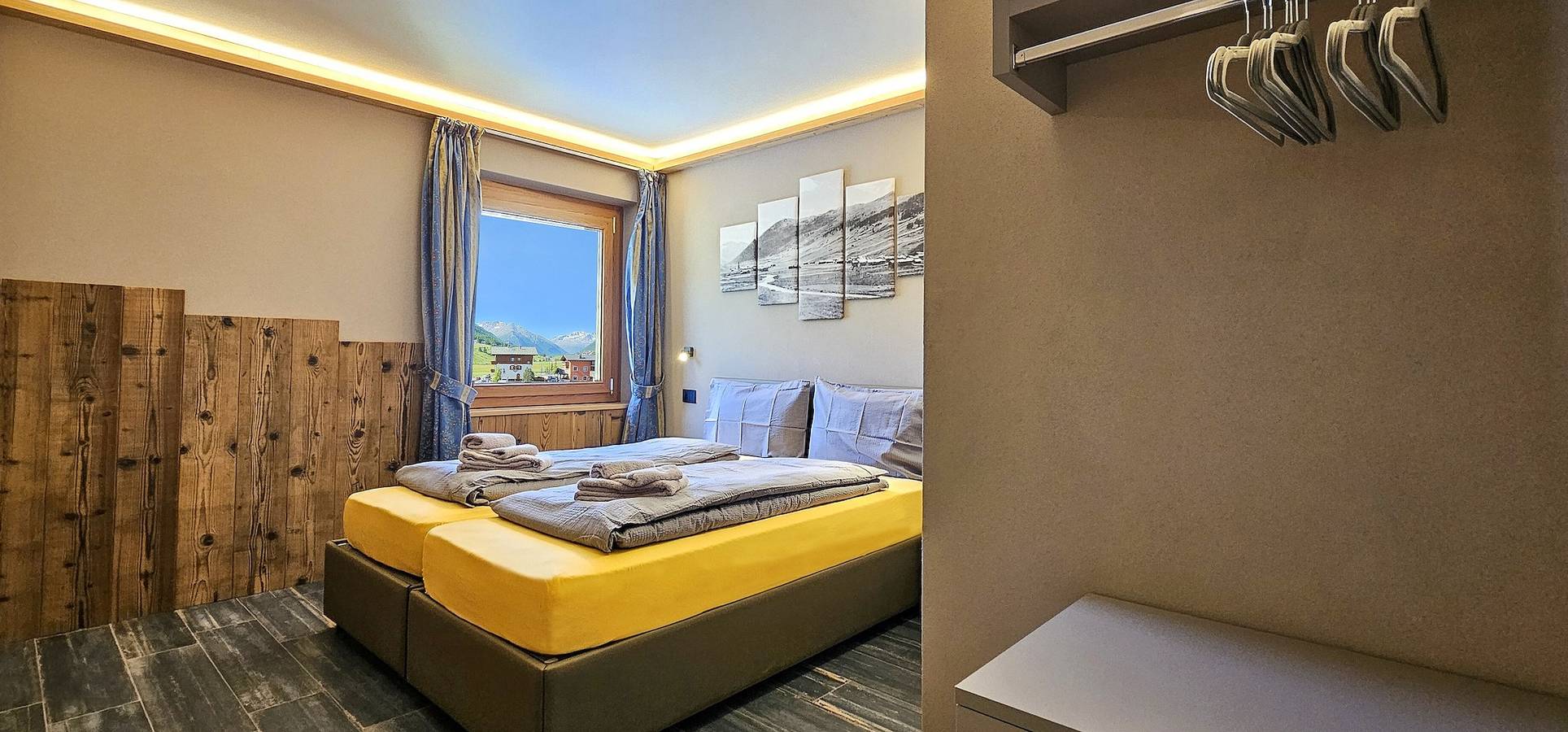 Entire apartment, Casa La Sorgente - Domenico Apartment: Modern Elegance with Mountain View in Livigno (Town), Livigno