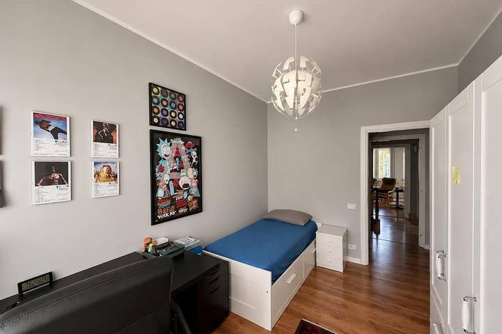 A 5-minute drive from Ostia, nestled in a beautiful pine forest—a family-friendly villa. in Infernetto, Rome