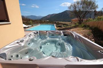 Villa pour 10 personnes, avec jardin et jacuzzi dans Sagone