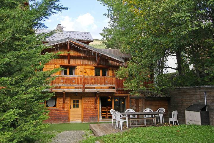 Gîte pour 12 personnes, avec jardin ainsi que sauna et terrasse