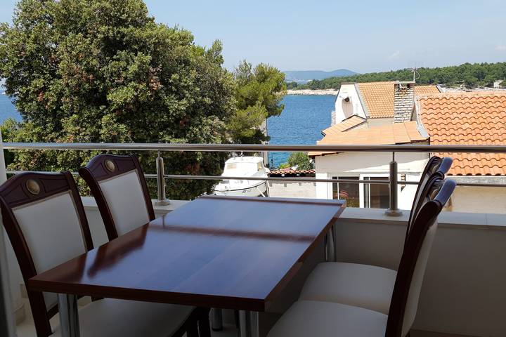 Ferienwohnung für 5 Personen, mit Balkon/Terrasse in Primosten