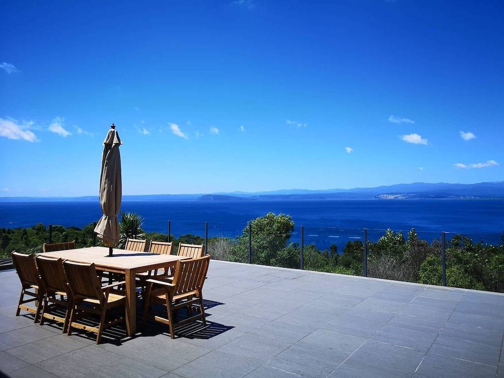 Infinity Views - Lake Taupo (kostenloses Wlan, Bettwäsche vorhanden) in Taupo District