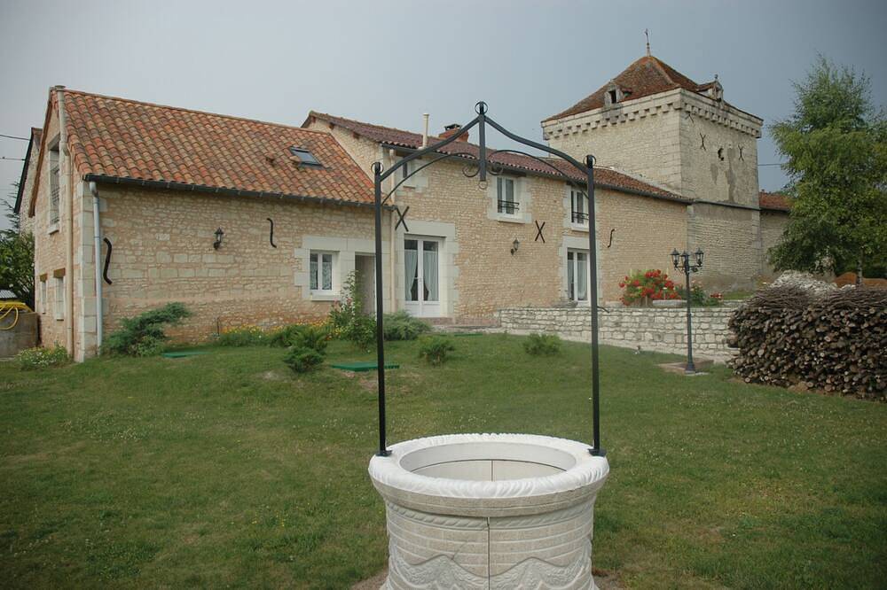 Landhaus in einer kleinen Miltière, St. Christopher. 40 min vom Futuroscope in Paroisse Saint-Damien-en-Châtelleraudais, Vienne